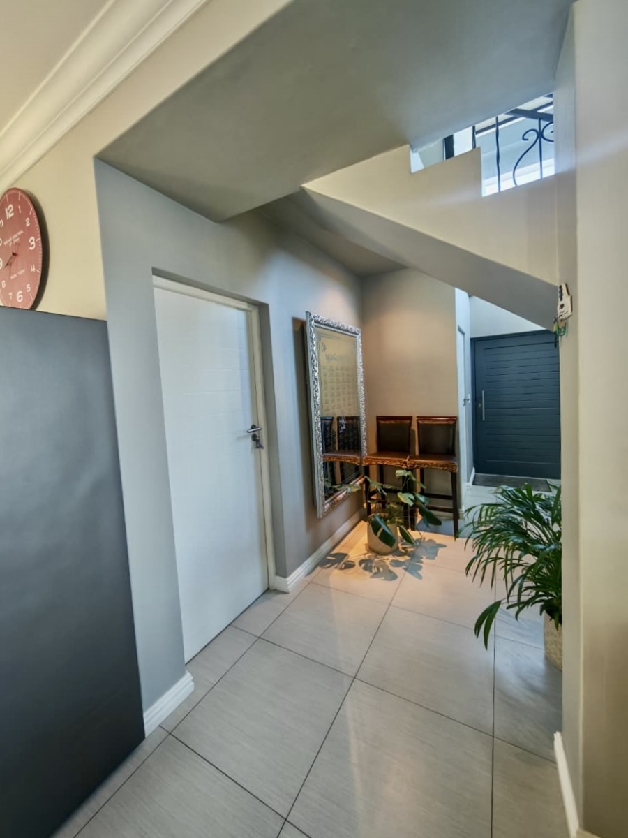 3 Bedroom Property for Sale in Myburgh Park Western Cape